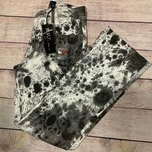 ✨HP✨R.V.T JEANS CO. Print Stretch Jeans